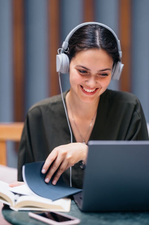 2024 Alma Analytics Become an Expert: Creating and Managing Prompts in ...